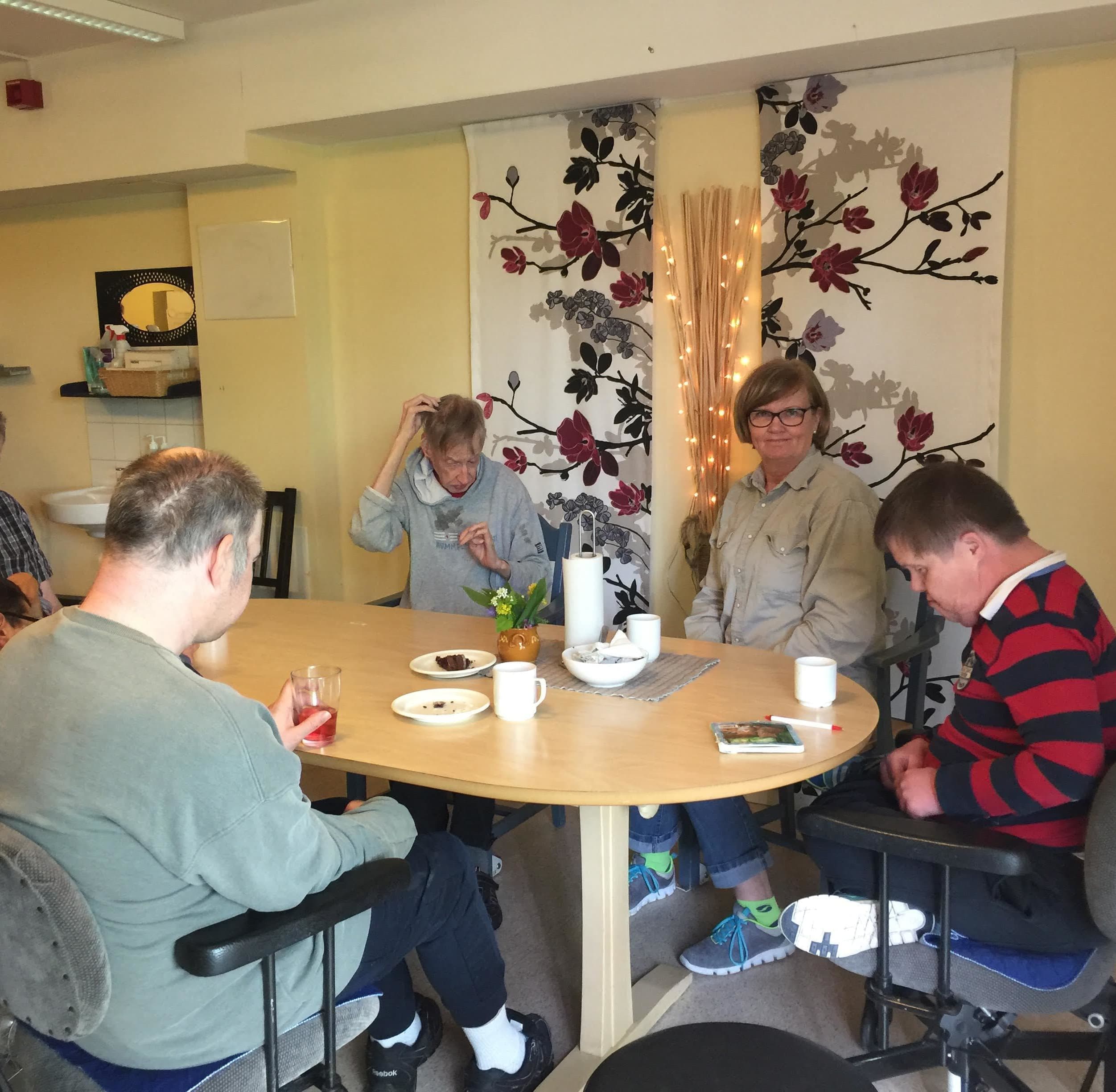 コペンハーゲンでの障がい者施設内フィーカタイム